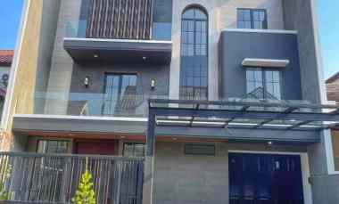 Jual Rumah 3 Lantai Puri Widya Kencana W/ Rooftop Citraland