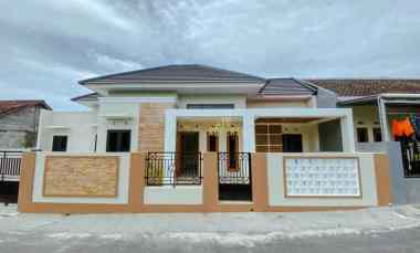 dijual rumah purwomartani