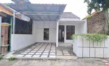 dijual rumah purwomartani