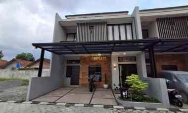 dijual rumah purwomartani