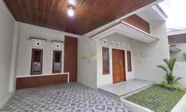 dijual rumah purwomartani kalasan