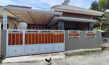 dijual rumah purwomartani kalasan