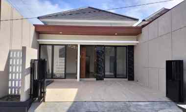 dijual rumah purwomartani kalasan