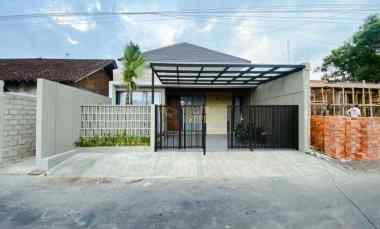 dijual rumah purwomartani kalasan sleman