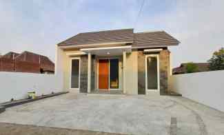 Rumah Minimalis dengan Design Fresh Modern di Sleman dekat Ponpes Ora