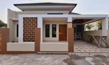 dijual rumah purwomartani kec kalasan