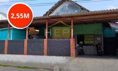 dijual rumah puspogiwang