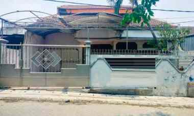 dijual rumah putat gede timur