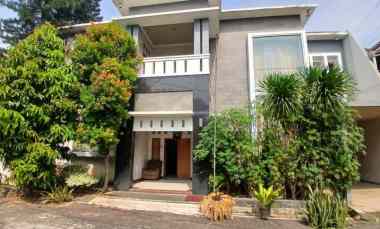 dijual rumah rawalumbu