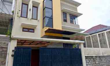 Dijual Rumah 2 Lantai Bangunan Bagus Harga Oke di Rawamangun
