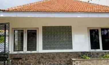 dijual rumah raya darmo
