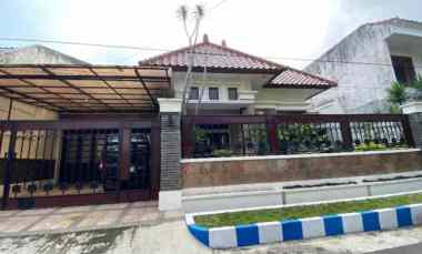 dijual rumah raya dharmahusada