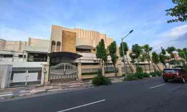 dijual rumah raya dharmahusada indah