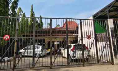 dijual rumah raya nginden semolo