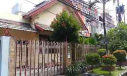Rumah Minim Renov di Pusat Kota di Jalan Sumatra Surabaya