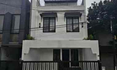 Rumah American Classic dekat R S P P N jl. Veteran, Bintaro, Jaksel
