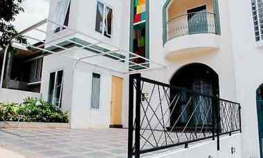 dijual rumah resor dago pakar