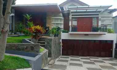 dijual rumah resort dago pakar