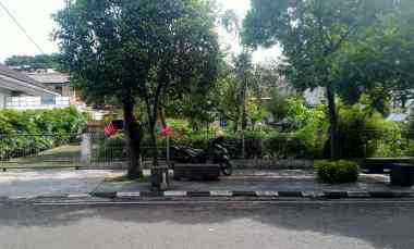 Rumah Belanda Lokasi Premium untuk Komersial di jl. Riau Martadinata Bdg