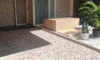 Dijual Rumah Royal Park Residence Gunung Anyar 2 Lantai 3KT Furnish