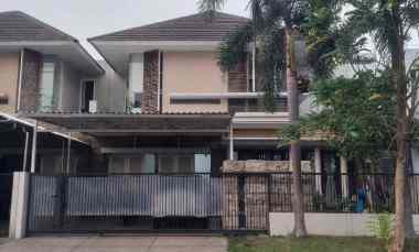 dijual rumah royal residence