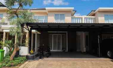 dijual rumah royal residence