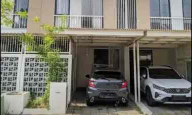 dijual rumah royal residence