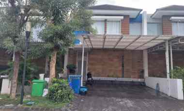 dijual rumah royal residence
