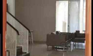 dijual rumah royal residence