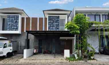 dijual rumah royal residence