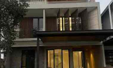 Rumah Royal Residence Private Lift Rumah Pojok 3 Lantai, Nego