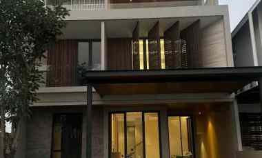 dijual rumah royal residence