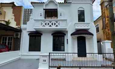 Rumah dalam Komplek Royal Serpong Classic Eropa dekat Alam Sutera BSD