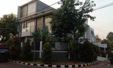 Rumah Pulomas 2.5 Lt, LT 192 m2, LB 220 m2, Baru, Hook, Lux, Murah