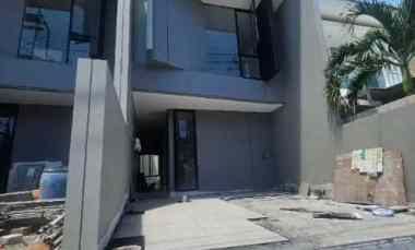 dijual rumah rungkut