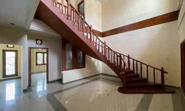 dijual rumah rungkut