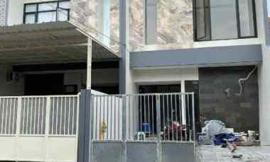 dijual rumah rungkut
