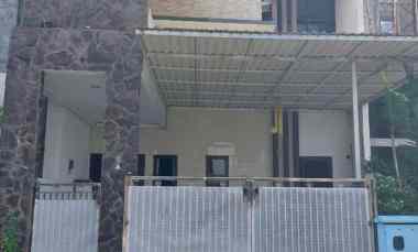 dijual rumah rungkut madya
