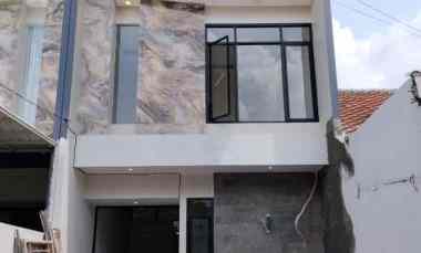 dijual rumah rungkut mapan