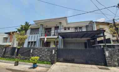 Rumah Minimalis Modern di Sayap jl. Riau Martadinata Bandung