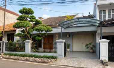 dijual rumah sangat strategis di pondok kelapa