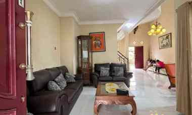 dijual rumah sanggrahan condongcatur