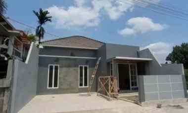 dijual rumah saren wedomartani
