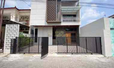 Rumah 2 Lantai, Carpot 2 Mobil, dekat Monumen Jogja Kembali