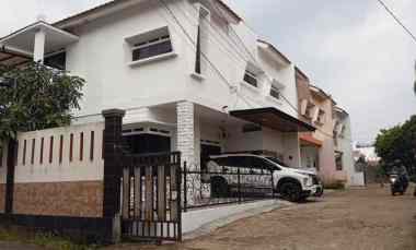 dijual rumah sariwangi