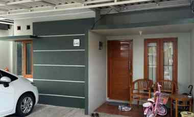 dijual rumah sariwangi