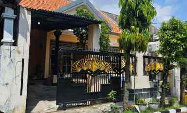 dijual rumah satelit