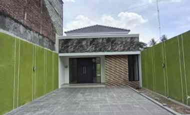 Rumah Baru Siap Huni di Utara Stadion Maguwoharjo dekat Sd Model