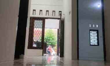 dijual rumah second kondisi baik siap huni