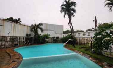 dijual rumah sekolah kencana